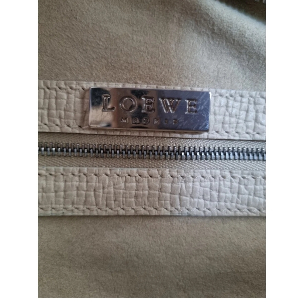 Loewe Cream Leather Women's Bag - Picture 7 of 7
